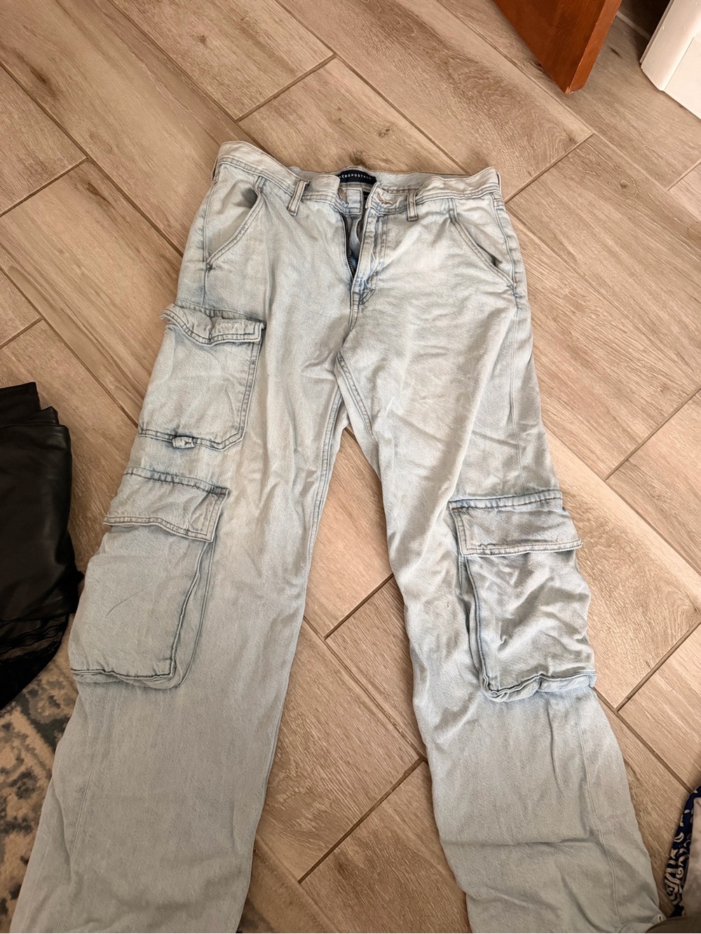 Aeropostale Light Wash Low Rise Cargo Pants